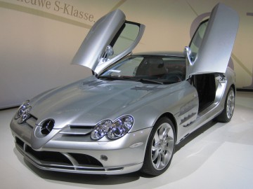 China a amendat Mercedes pentru practici anticoncurenţiale